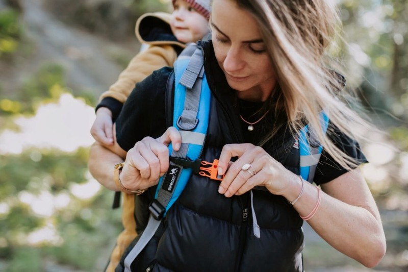 Dromader KANGOO – szybka regulacja pasów i pasów biodrowych